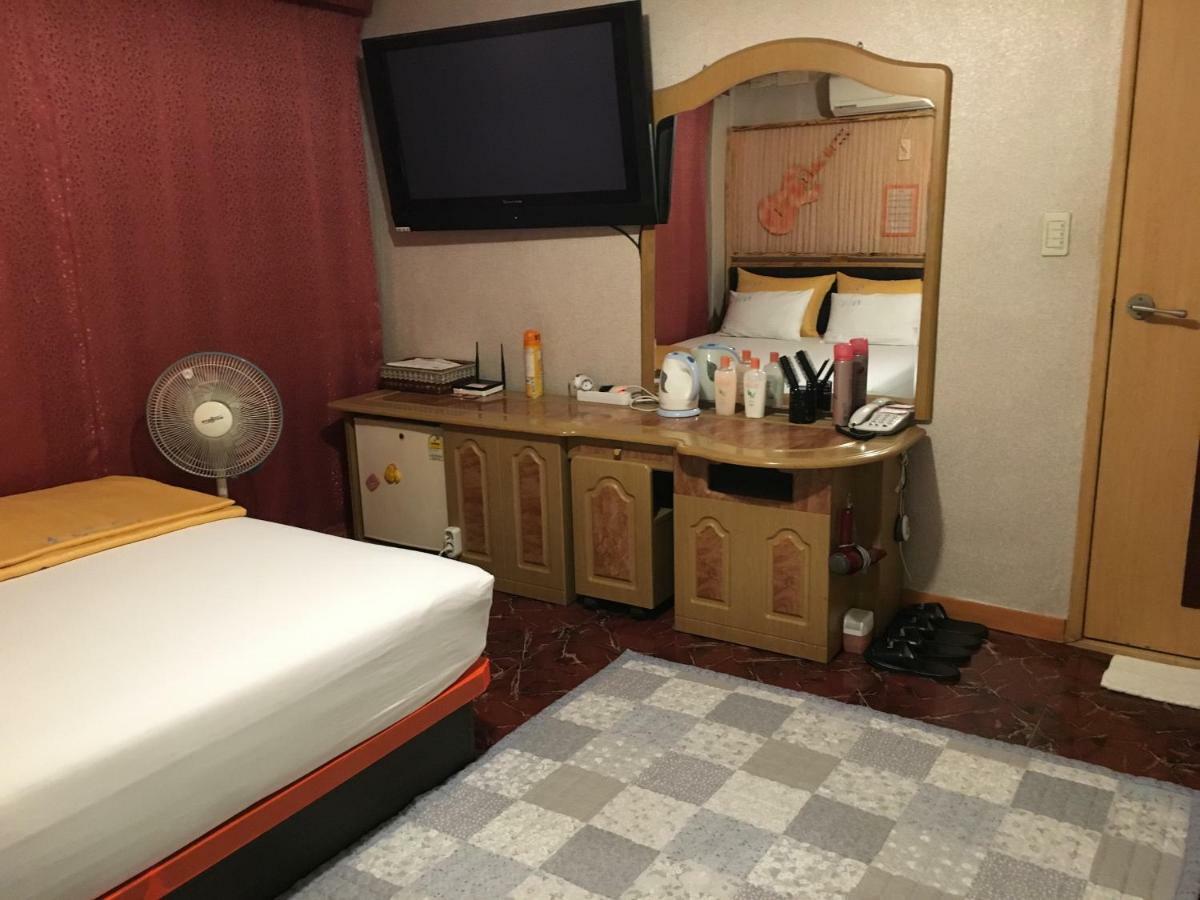 Coin Motel Busan Exteriör bild