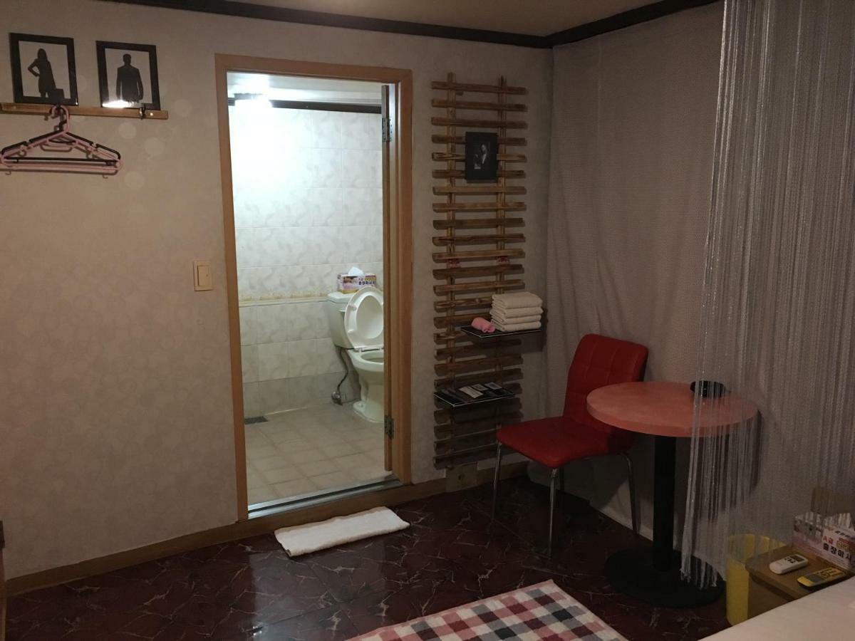 Coin Motel Busan Exteriör bild