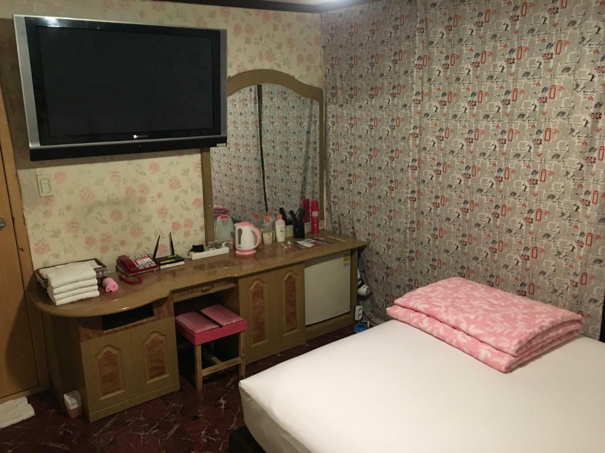 Coin Motel Busan Exteriör bild