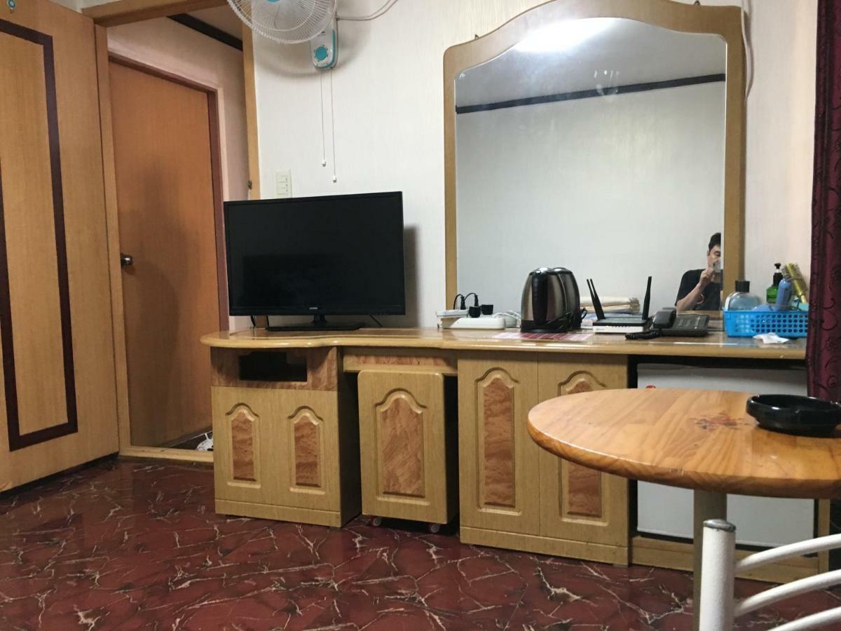 Coin Motel Busan Exteriör bild